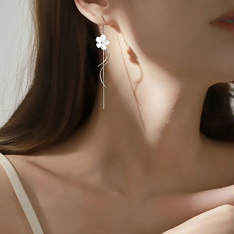 Gold Plated Daisy Threader Earrings
